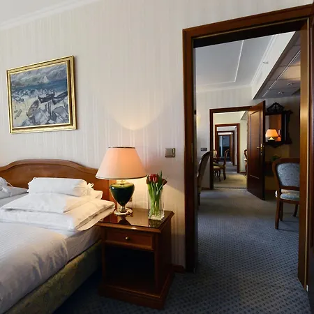 Panorama Hotell 4*
